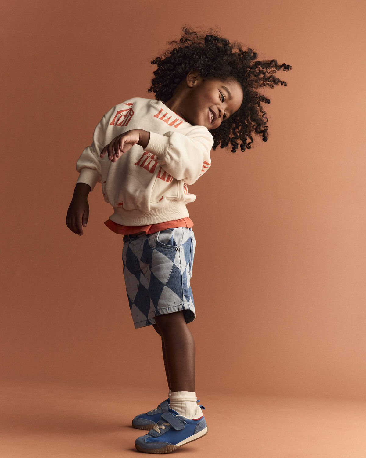 Toddler Otter Sweatshirt™ with Pockets in Big Top Print - Cream - Image 3