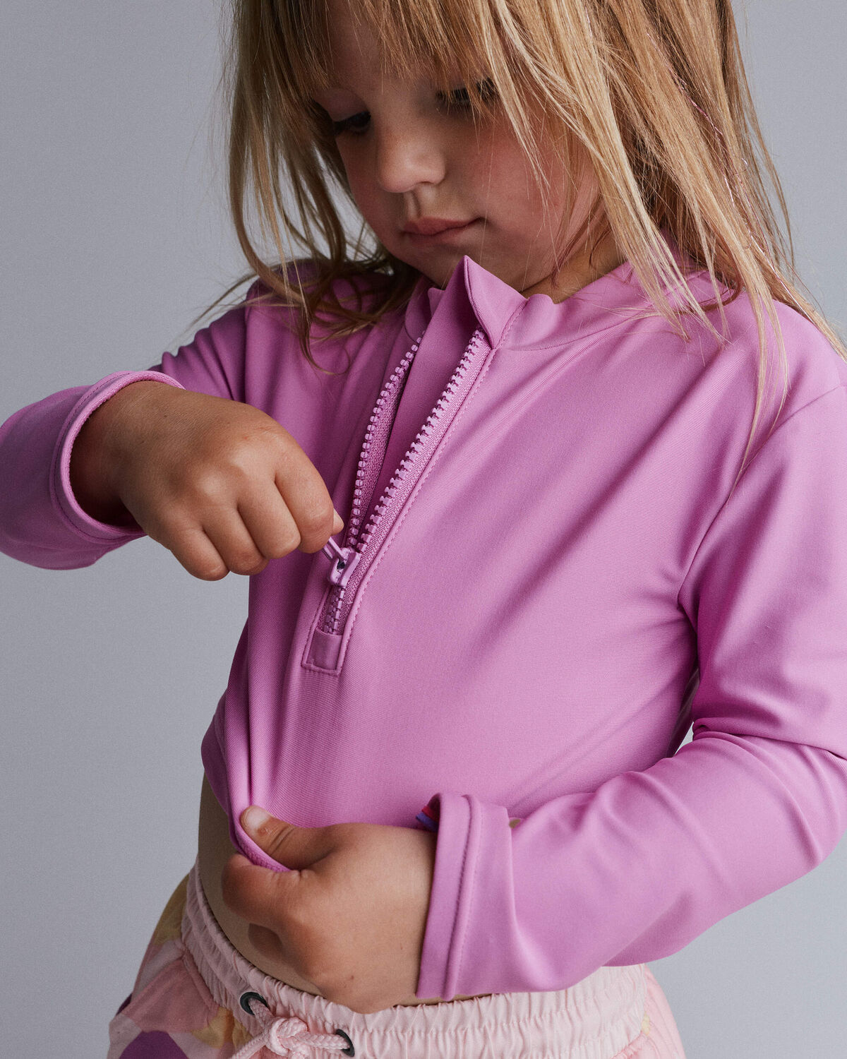 Toddler Girl Cropped Long-Sleeve Rashguard Set in Tropical Print - Purple/Rose - Image 3