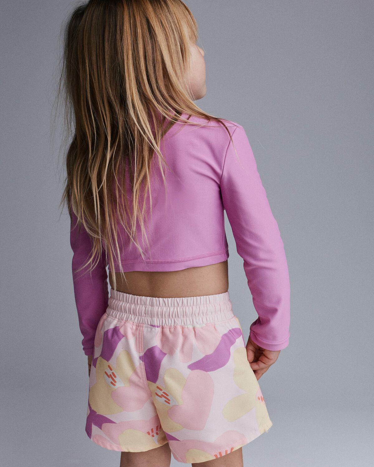 Toddler Girl Cropped Long-Sleeve Rashguard Set in Tropical Print - Purple/Rose - Image 4