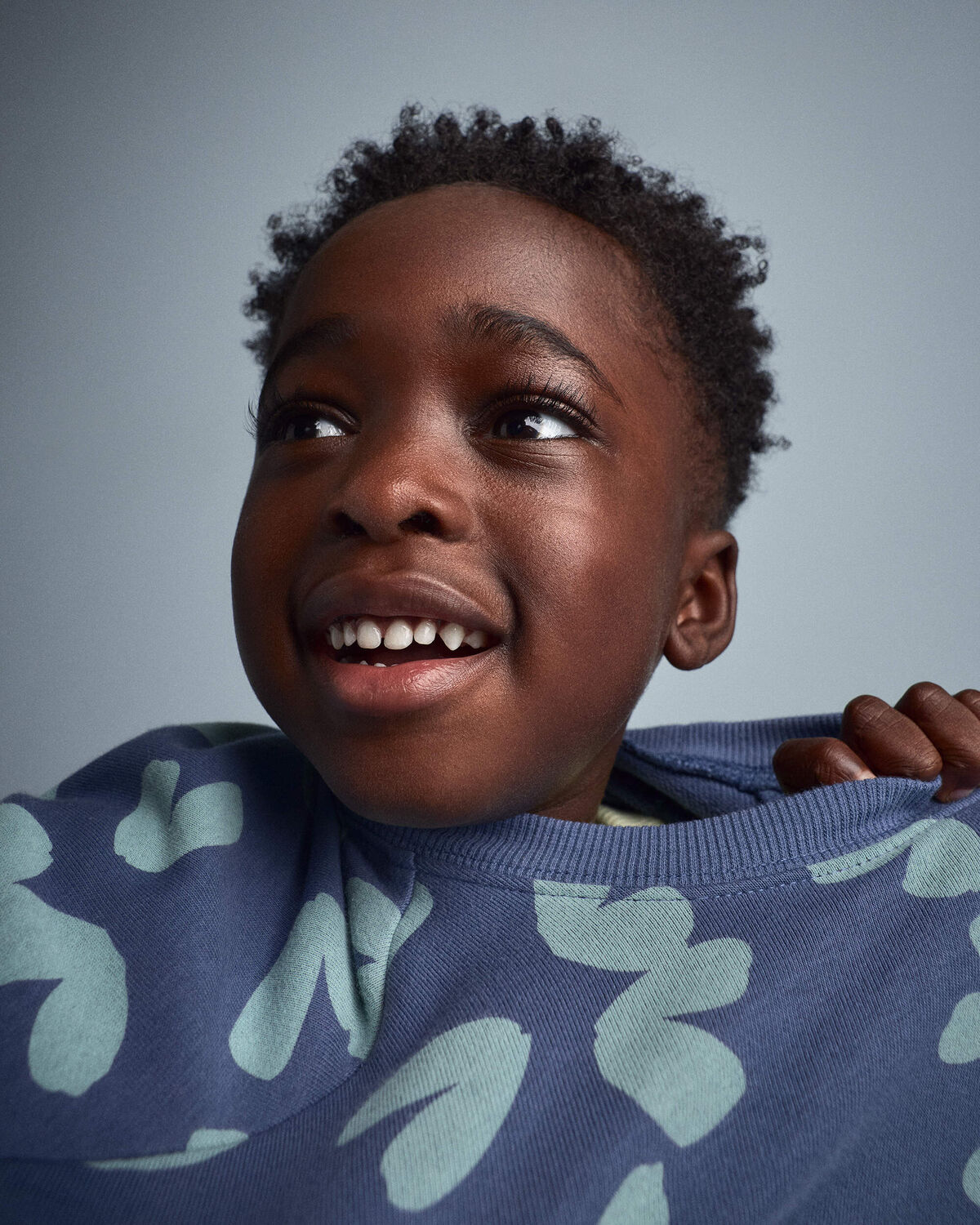 Toddler Otter Sweatshirt™ with Pockets in Abstract Print - Slate Blue - Image 3