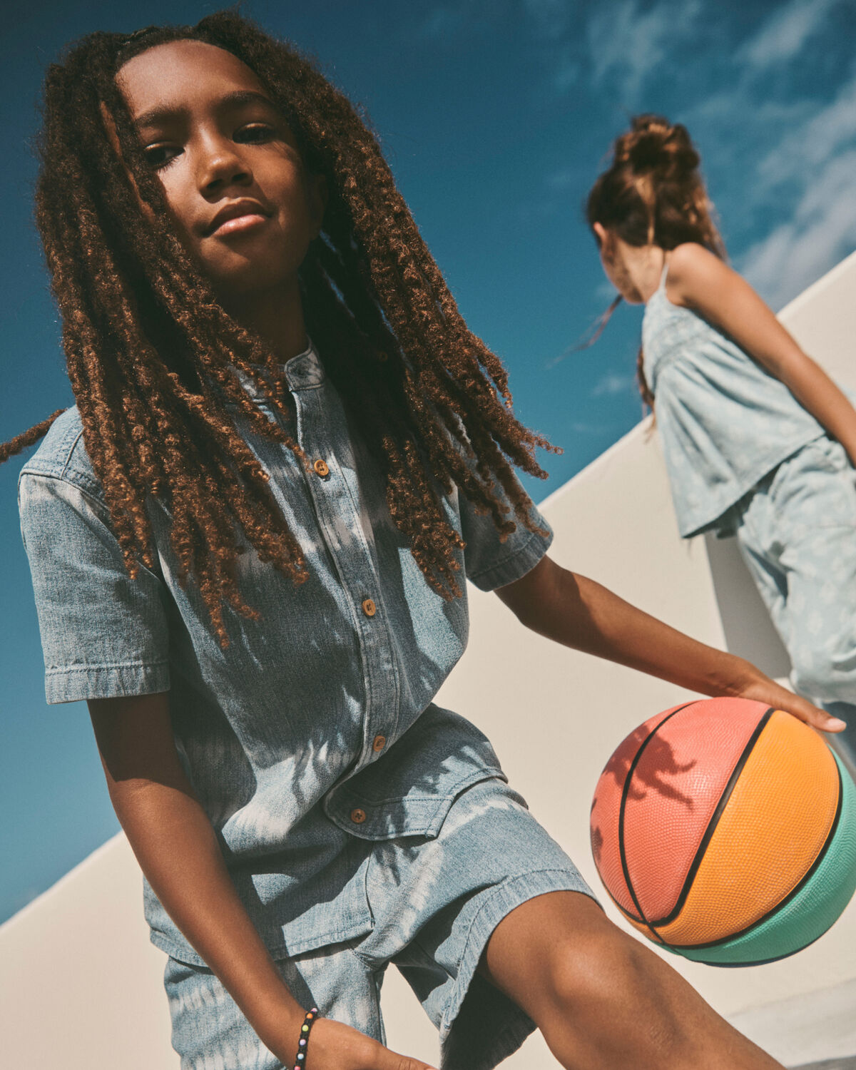 Boys Tie-Dye Denim Chambray Short-Sleeve Button-Down Shirt - Image 2